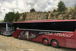 autocars de tourisme sur les routes de Corse