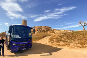 autocars de tourisme sur les routes de Corse