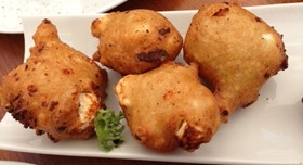 Beignets salés au fromage frais corse ©MadoZiruddu 