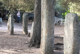 statues menhirs sur le site de Filitosa, commune de Solacaro en Corse ©MadoZiruddu 