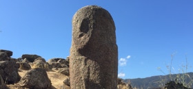 Statue menhir sur le site de Filitosa, commune de Solacaro en Corse ©MadoZiruddu 
