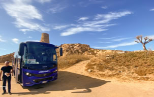 autocars de tourisme sur les routes de Corse
