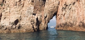 L'arche du Capo Rosso, dans le Golfe de Porto en Corse