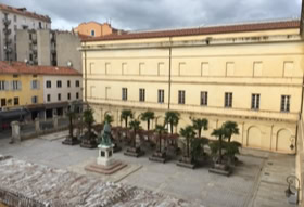 La cour du Palais Fesch, musée d'Art qui abrite les collections léguées à la ville Ajaccio en Corse, par Josesph Fesch, oncle de Napoléon Bonaparte ©MadoZiruddu 